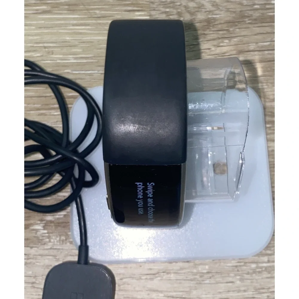 Microsoft Band 2 Smart Watch Small Model 1721 with Charger